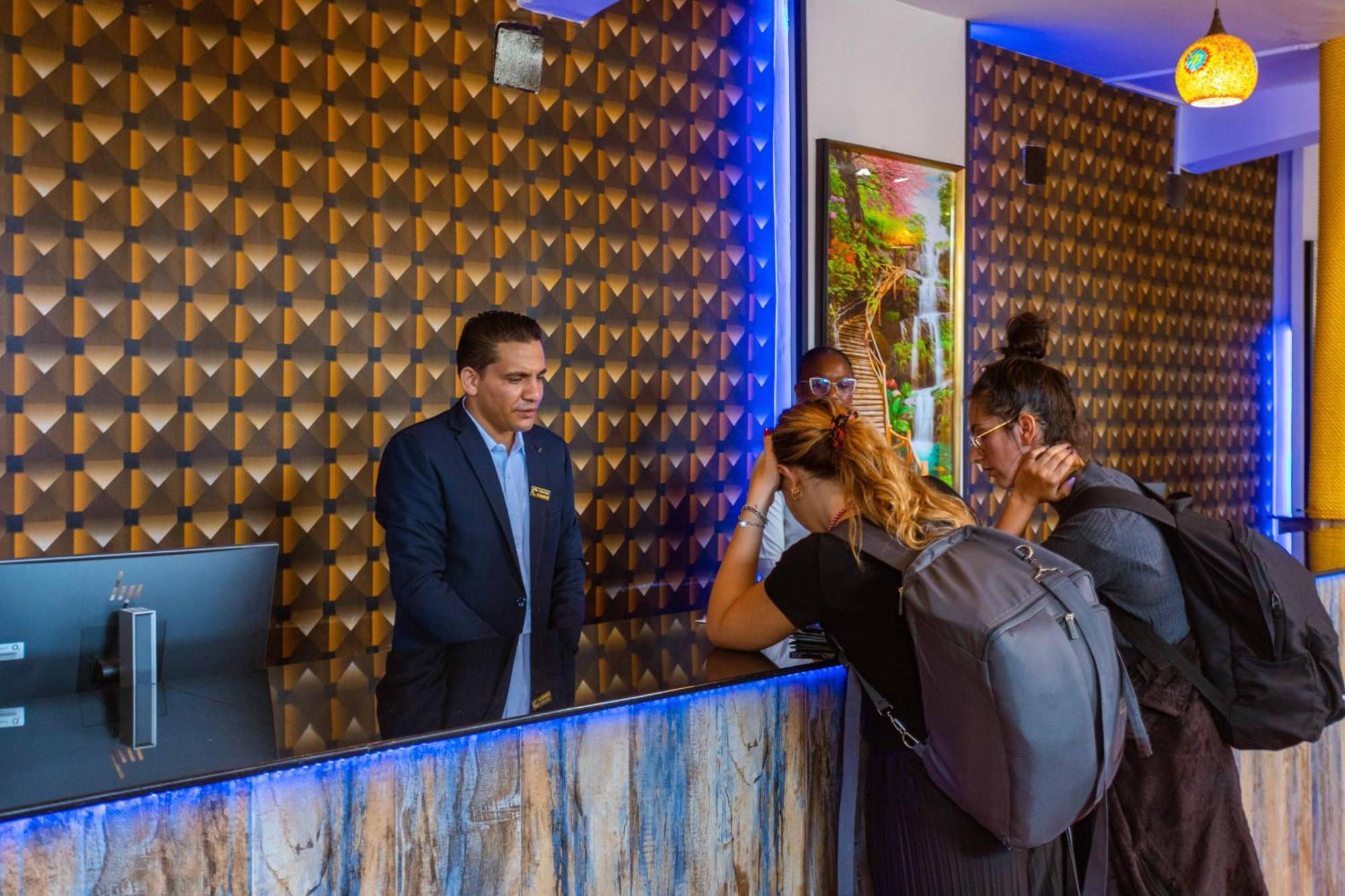 Canary Hotel & Spa Нунгви Екстериор снимка