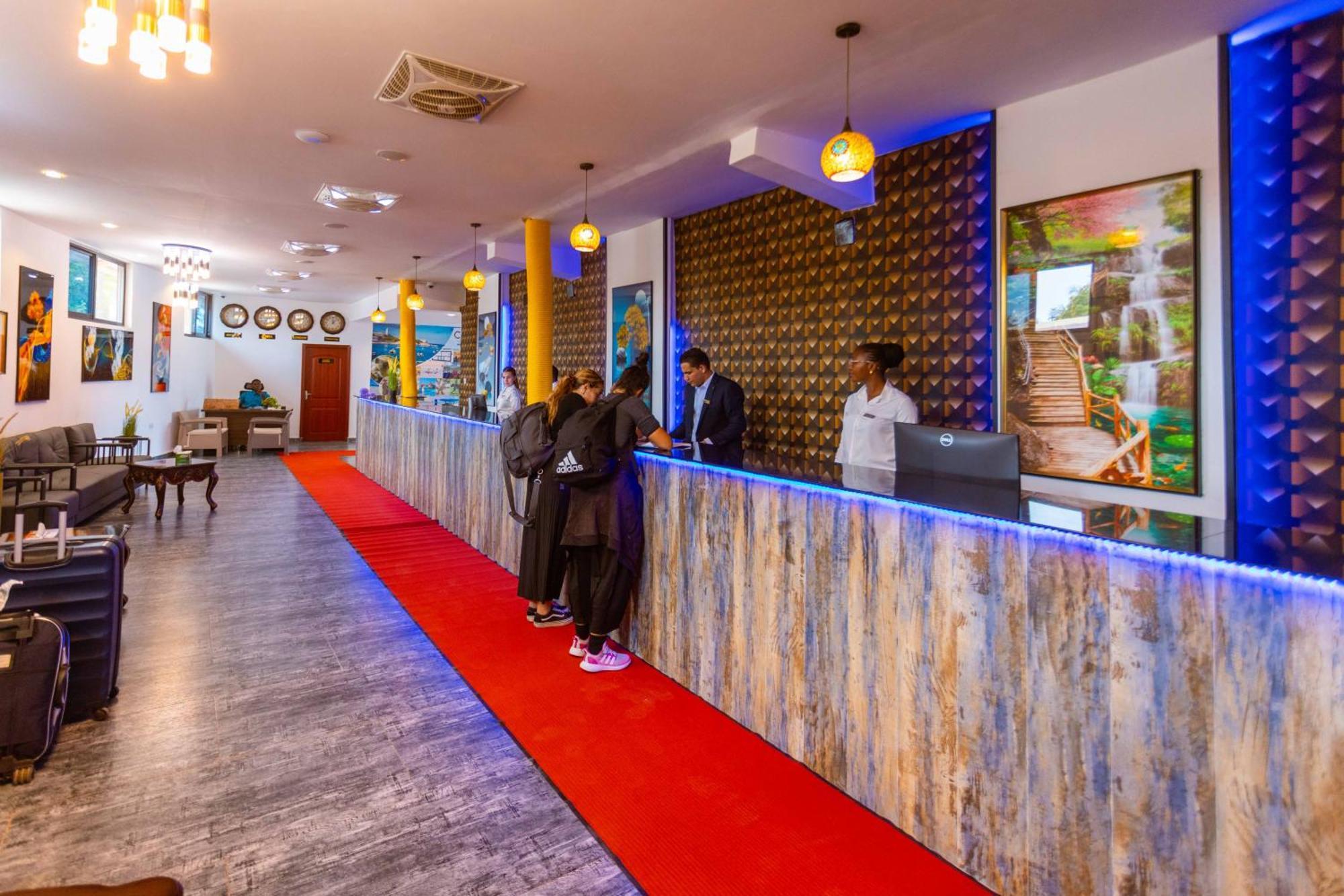 Canary Hotel & Spa Нунгви Екстериор снимка