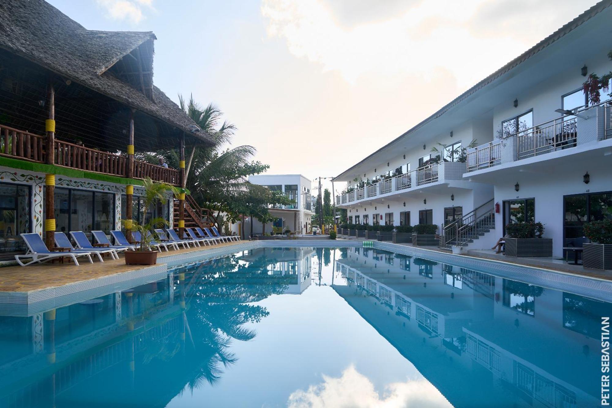 Canary Hotel & Spa Нунгви Екстериор снимка